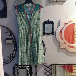 Beautiful dress with amazing colors and detail.